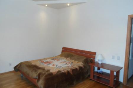 СДАМ ПРОСТОРНУЮ КВАРТИРУ  РЕМОНТОМ