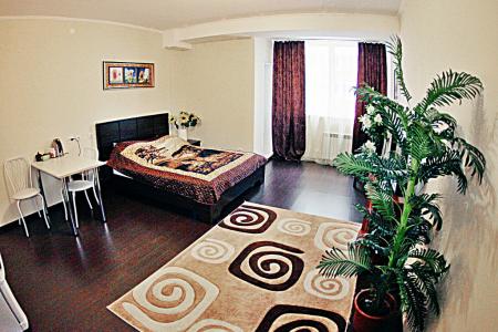 Сдаю по суткам и часам евростудию напротив Геомаркета.