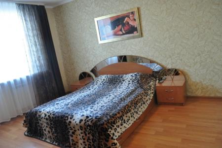 Двухкомнатная квартира в центре города!