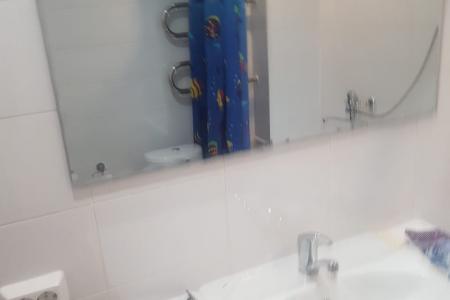 Однокомнатная квартира в центре, мебелированная, со всеми удобствами. Кафе, рестораны-все рядом!!!!!