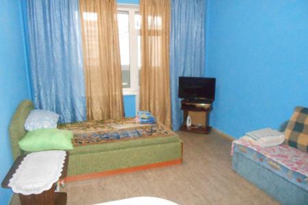 Сдаю квартиру-студию посуточно в р-не Империала