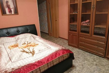 Двухкомнатная квартира в Кировске посуточно