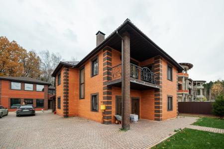 Коттедж на 25 человек в Романтике