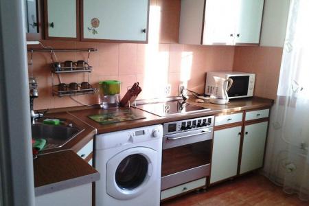 2-комнатная теплая квартира в центре города, кафе, супермаркеты