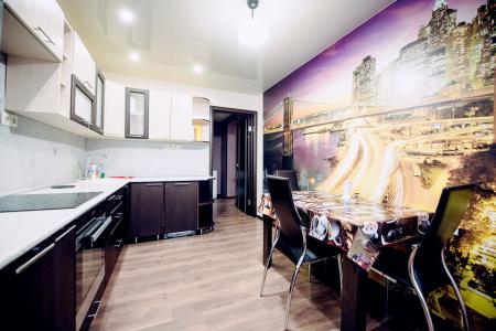 Современная квартира в центре . Рядом Ж/Д вокзал