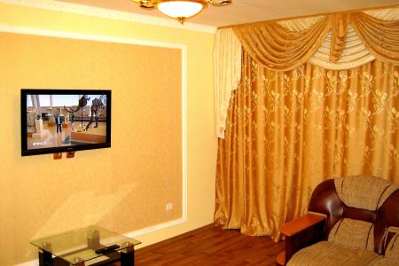 2-ух комнатная квартирная гостиница возле центрального городского рынка и Холдинга ЛУКОЙЛ-Западной