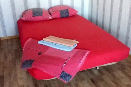 Посуточно 1-комнатная квартира ЖБИ ( район КОСКА ).