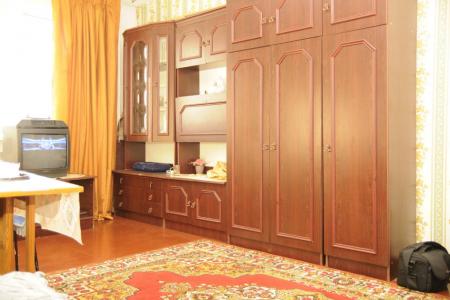 Сдаю по-суточно 1 к. кв.ост. ул.Гоголя