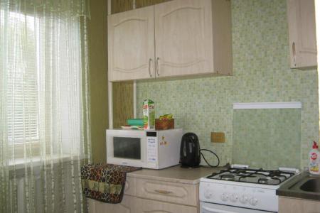 Сдаю квартиру на Нижегородской, посуточно