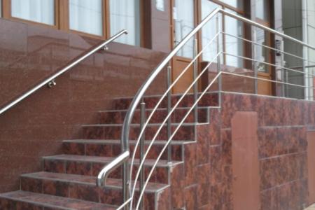 В районе ж.д.вокзала Адлер хостел не дорого