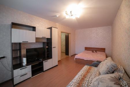 Однокомнатная квартира возле метро Октябрьская