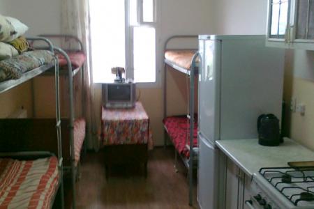 Сочи,центр.р-он,в частном доме,сдаётся комната,на 2-5 человек,отдельный вход,со всеми удобствами.