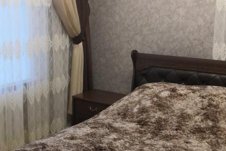 Квартира находится в парковой зоне