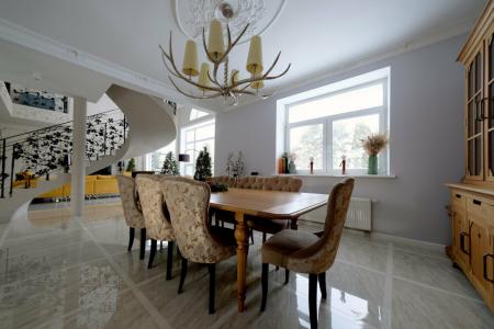 Роскошный коттедж на участке 250 соток