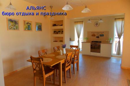 Коттедж для банкетов в ДСНТ "Бердь"