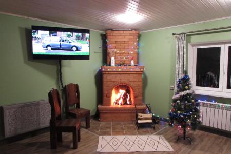 Загородный дом с баней, камином и бильярдом