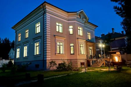 Коттедж 800 м² на участке 25 сот.