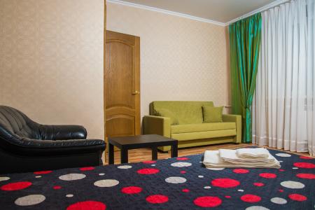 Уютная возле чаши с метро