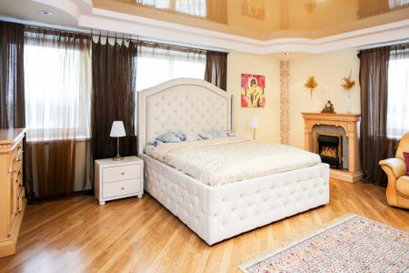 Пр Победителей, Центр, Стелла