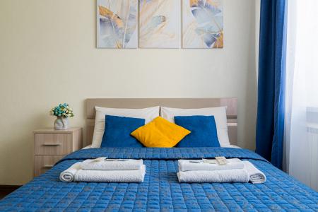 Яркая 1-к кв у Волги от RentAp, 4 сп.места