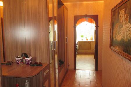 Сдам квартиру ПОСУТОЧНО,в центре города,со всеми удобствами.Собственик- 8-915-753-96-38 Елена