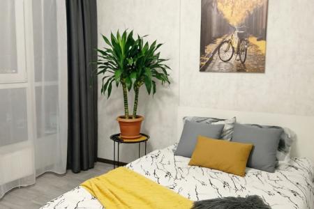 Уютная студия с панорамным окном