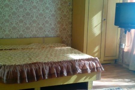 Свободна до 19.07 и после 14.08  двухкомнатная в центре курзоны до моря и наб Горького 400 м. по пар