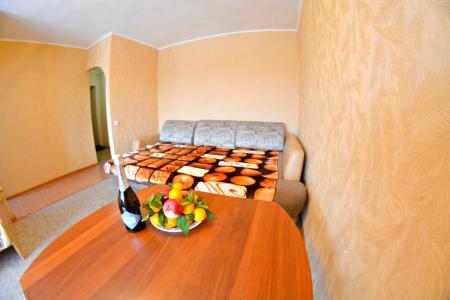 Хорошая,чистенькая квартира в Центральном районе!