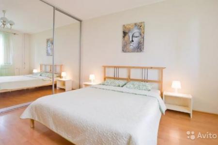 Сдам просторную евродвухкомнатную квартиру у метро