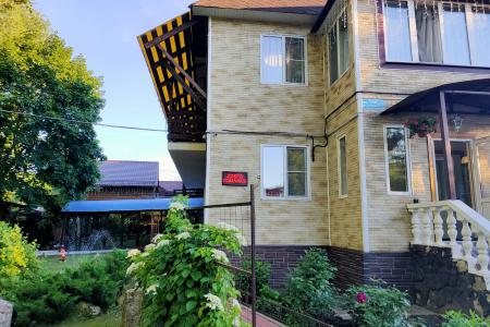 Усадьба для свадеб  у большого пруда с большим озеленённым двором в 10 км от МКАД