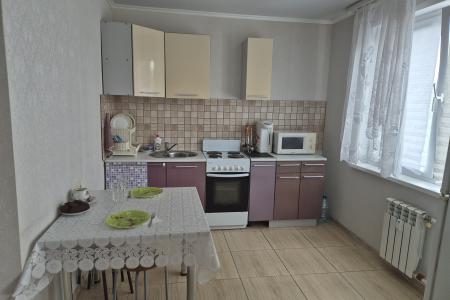 В самом востребованном районе города уютная просторная двухкомнатная квартира