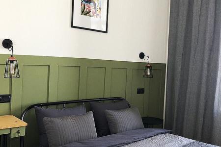 Ближайшие торговые центры —Вива Ленд, Мега, Гудок, ТЦ Аврора