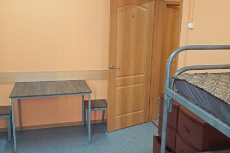 в данном районе подобного хостела нет. в нашем хостоле просторно, уютно, чисто. Хостел  новый.