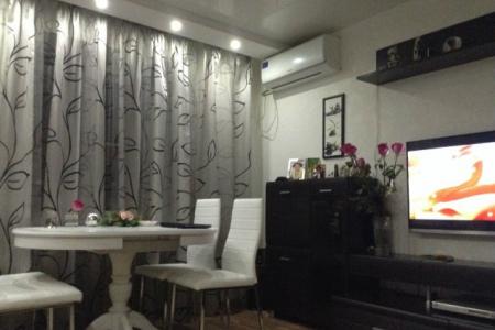 Трехкомнатная квартира на Ткачева