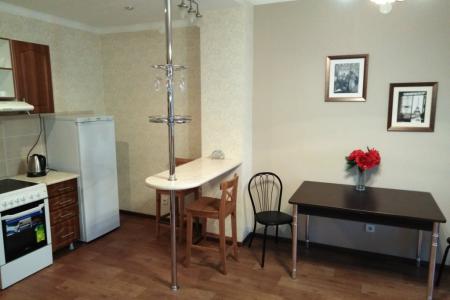 Сдаю посуточно 2-х комнатную студию