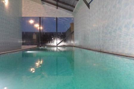 Уютный коттедж без комиссии в пос. Александровская в бассейном до 20 чел