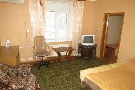 Двухкомнатная квартира возле ЖД-вокзала