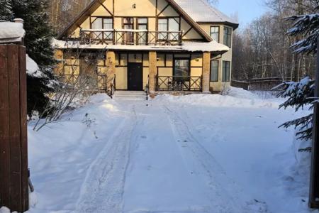 Дом 240 м² на участке 26 сот.