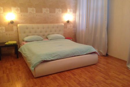 Рядом центр.