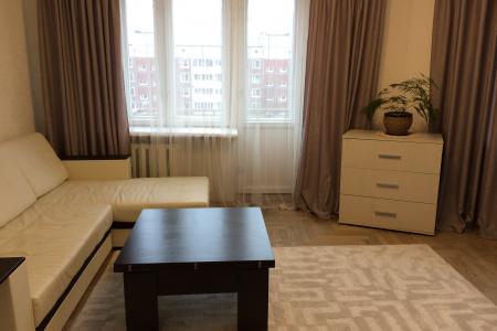 Двухкомнатная квартира возле МДС 122, Областной поликлинники