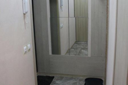 2-Bedroom Apartment on Plahotnogo 7