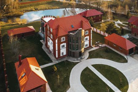 Коттедж с панорамным банкетным залом до 100 гостей