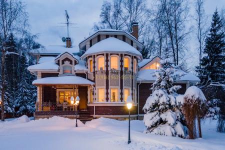 3-этажный дом, 1 200 м²