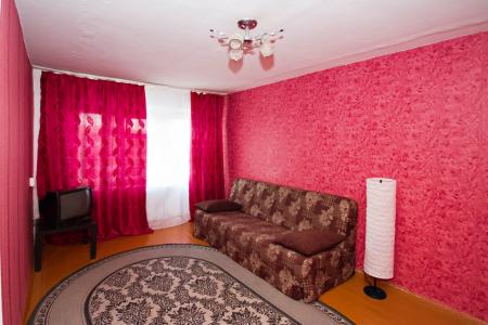 Однокомнатная квартира в центре г. Белово по часам,суткам,ночь