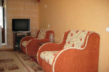 хорошая квартира Напротив Цирка, в 7-8 минутах пешком о метро Красный проспект ЖД Вокзала Главный