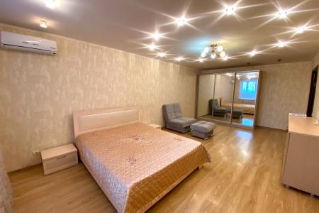 Большая трешка KING SIZE для 7 гостей. пол. Фрунзе, Онкоцентр