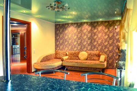 Трехкомнатная квартира возле Вокзала