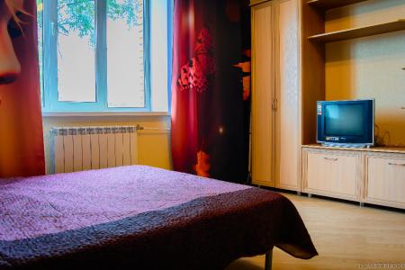 Однокомнатная квартира с евроремонтом возле стадиона "Старт"