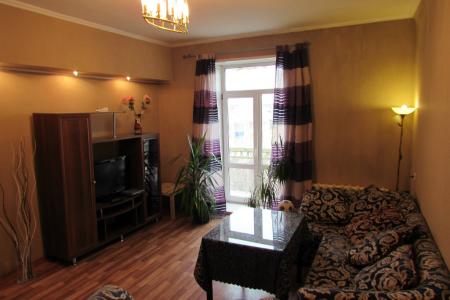 Двухкомнатная квартира у Ж.Д-.вокзала