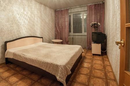 недорогая трехкомнатная квартира посуточно в центре Самары около ЖД Вокзала,ТЦ "Скала", ТЦ"АЙСБЕРГ"